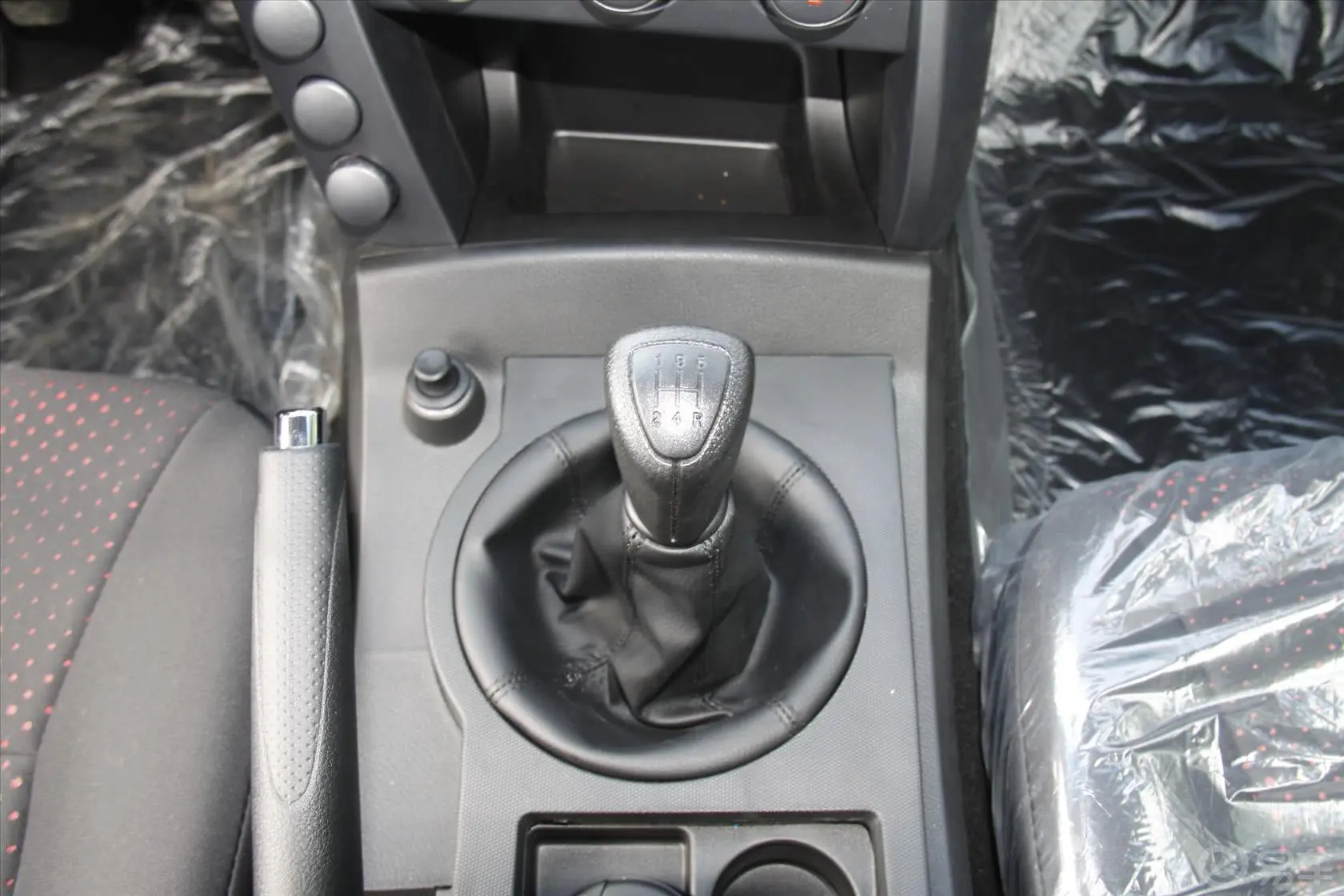 爱腾2.3L 手动 两驱 舒适版 汽油换挡杆