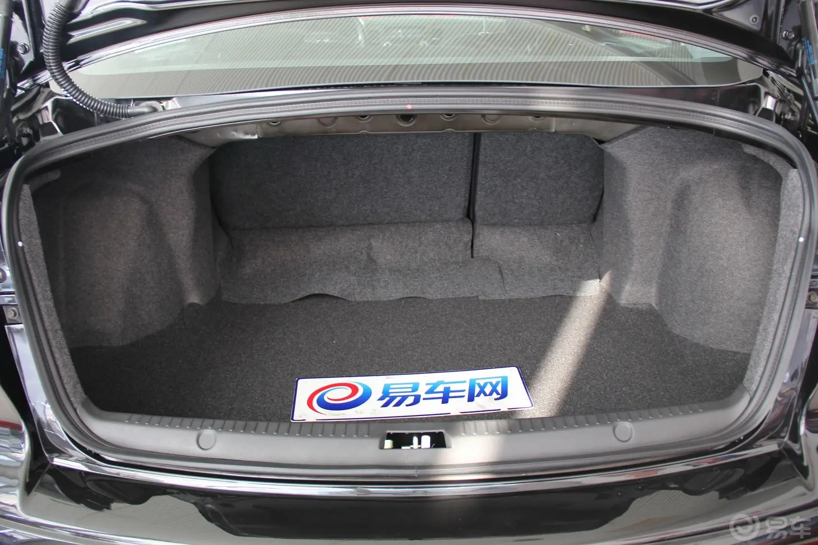 翼神1.8L 自动 时尚版 舒适型行李箱空间