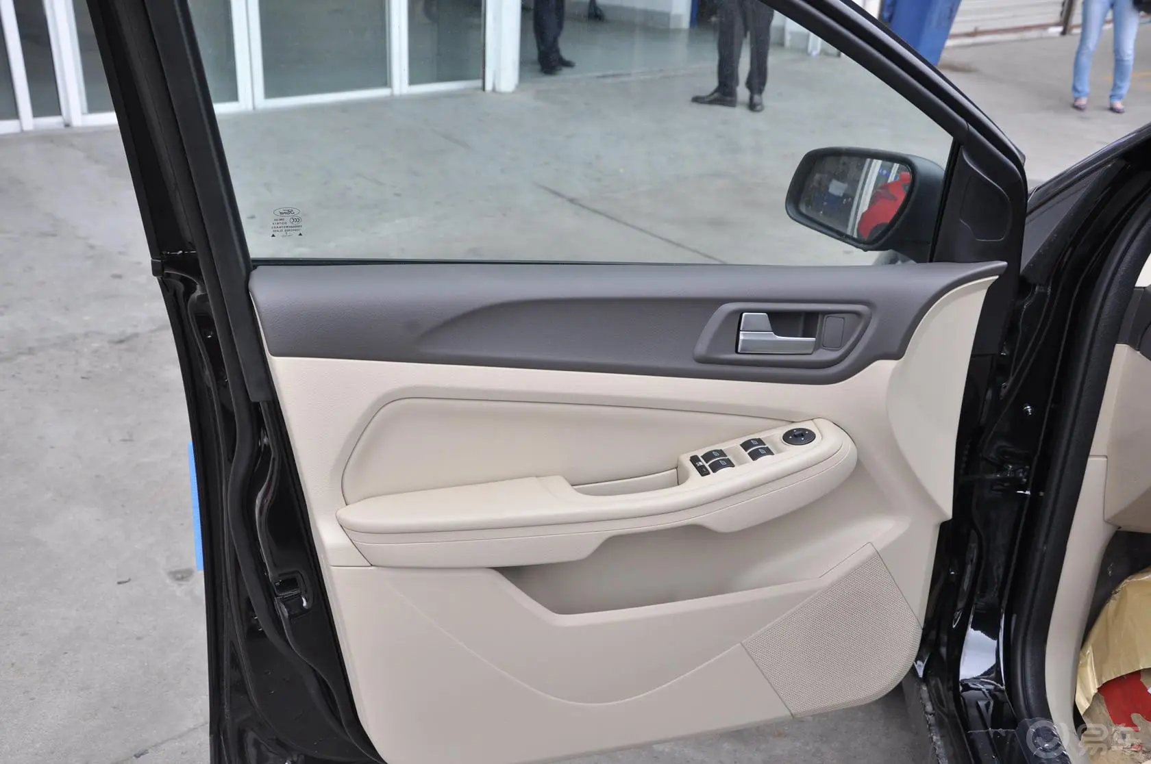 福克斯经典款 1.8L 自动 时尚型驾驶员侧车门内门板