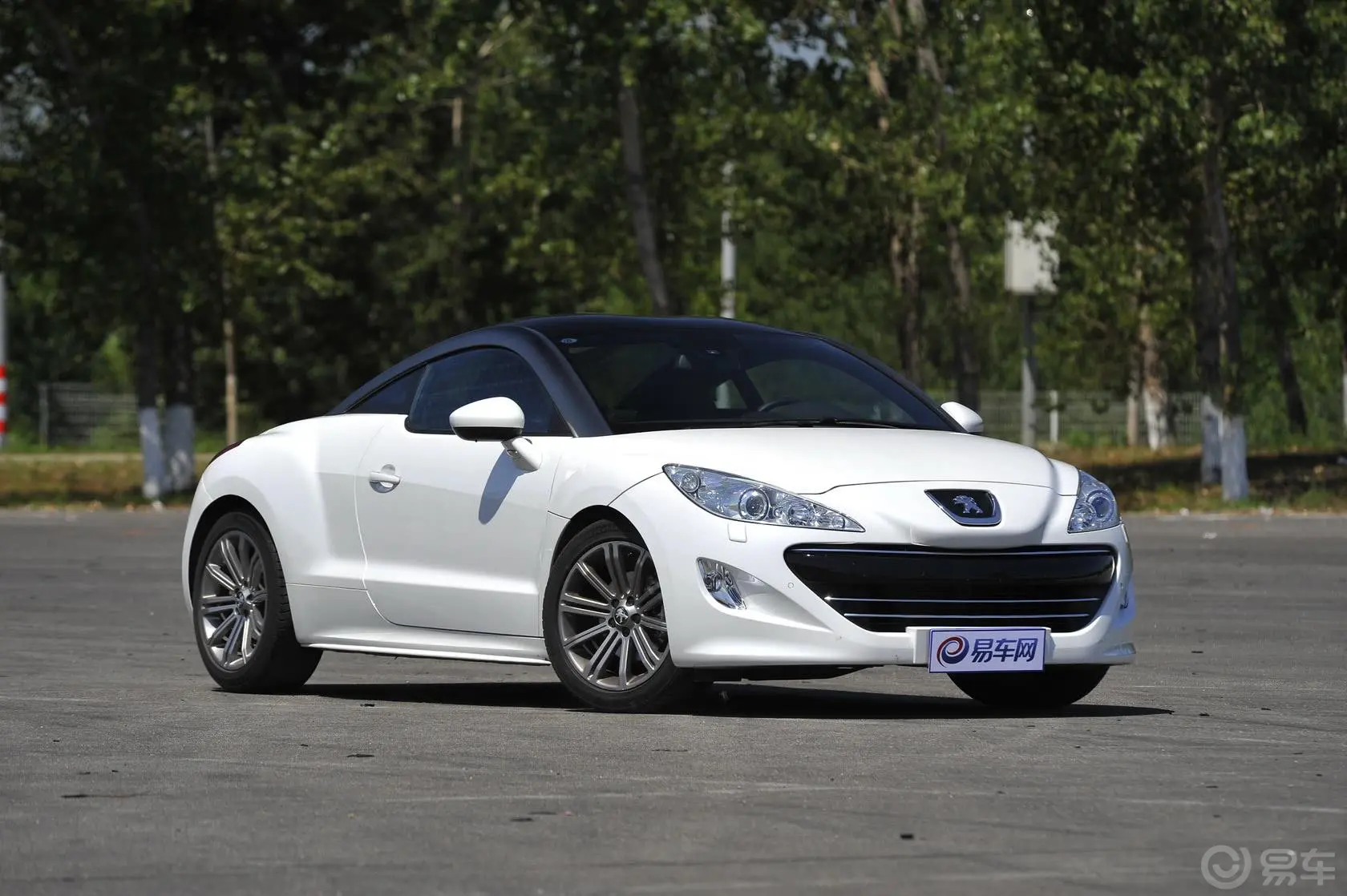 标致RCZ1.6T 自动 豪华运动型侧前45度车头向右水平