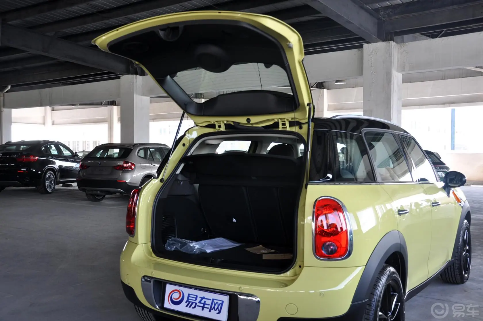 MINI COUNTRYMAN1.6L COOPER Fun行李厢开口范围