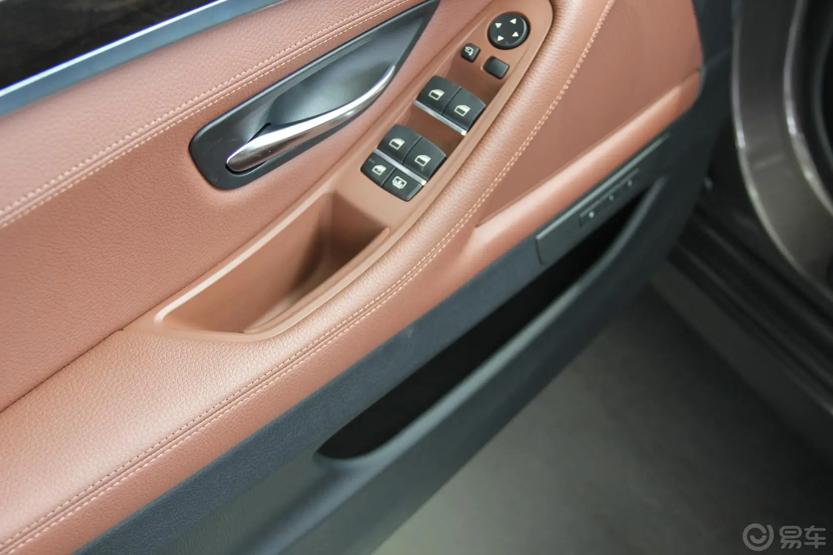 宝马5系(进口)528i xDrive 豪华型车窗升降键