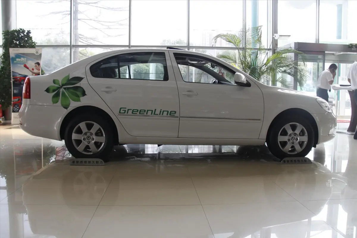 明锐1.4 TSI GreenLine正侧车头向右水平