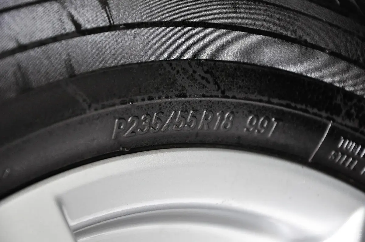 贵士3.5L CVT LE轮胎规格