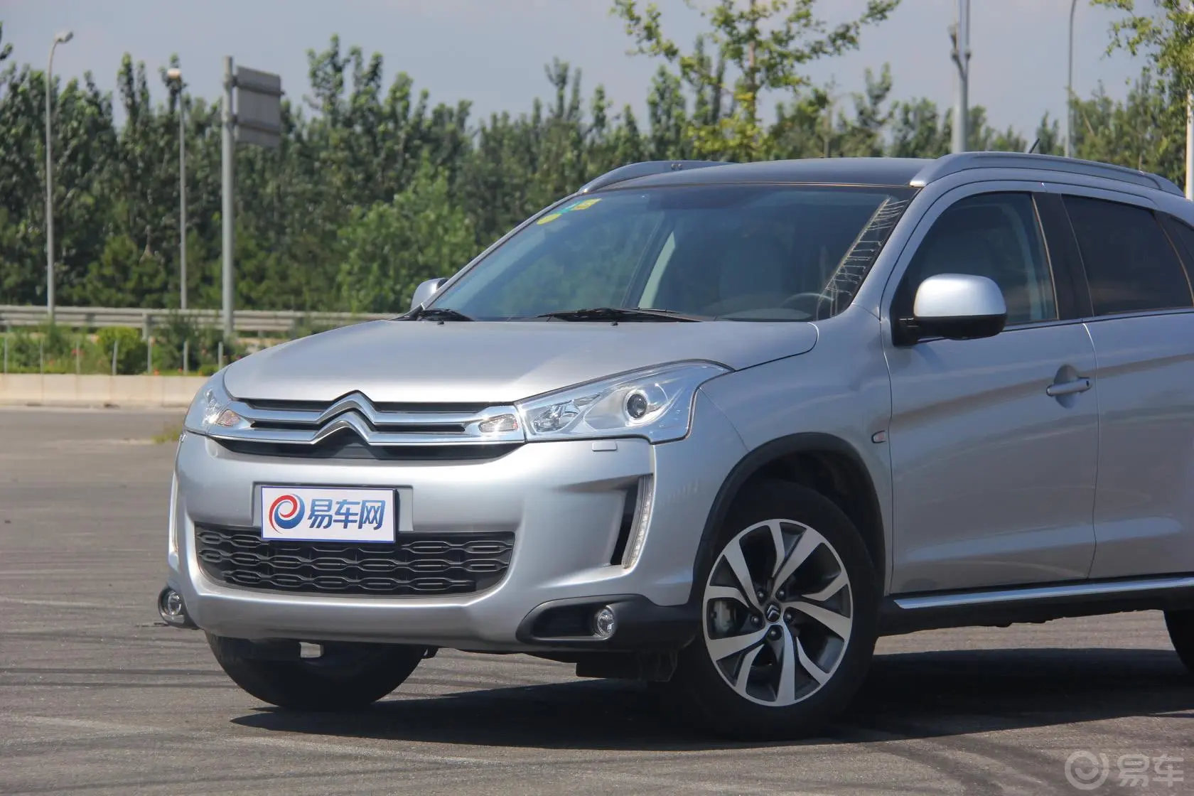 雪铁龙C4 AIRCROSS(进口)2.0L 自动 四驱 豪华版车头局部