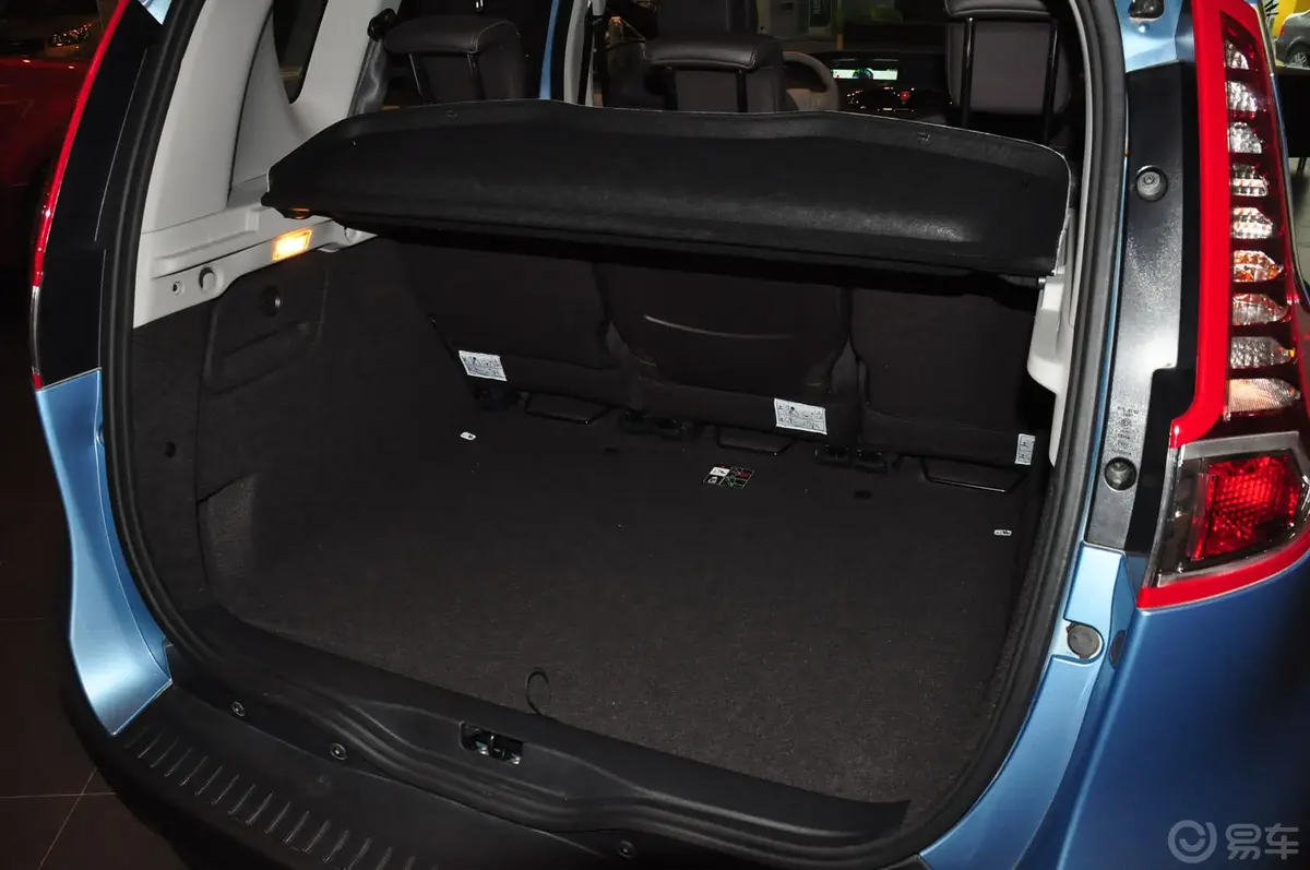 风景经典2.0L 自动 舒适版 5座行李箱空间
