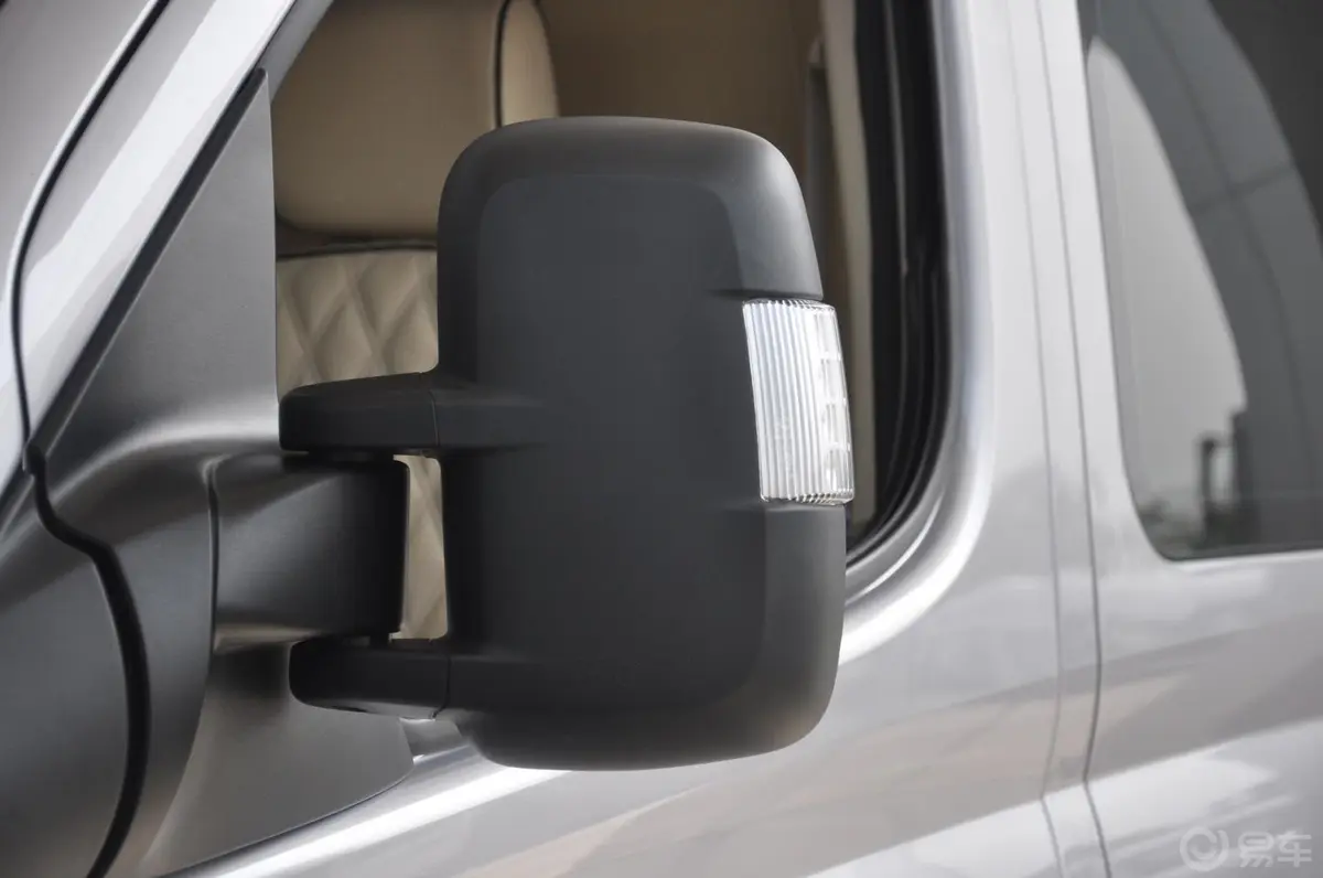 新途V80商务休旅车 2.5T 手动 VIP 4座后视镜转向灯（前）