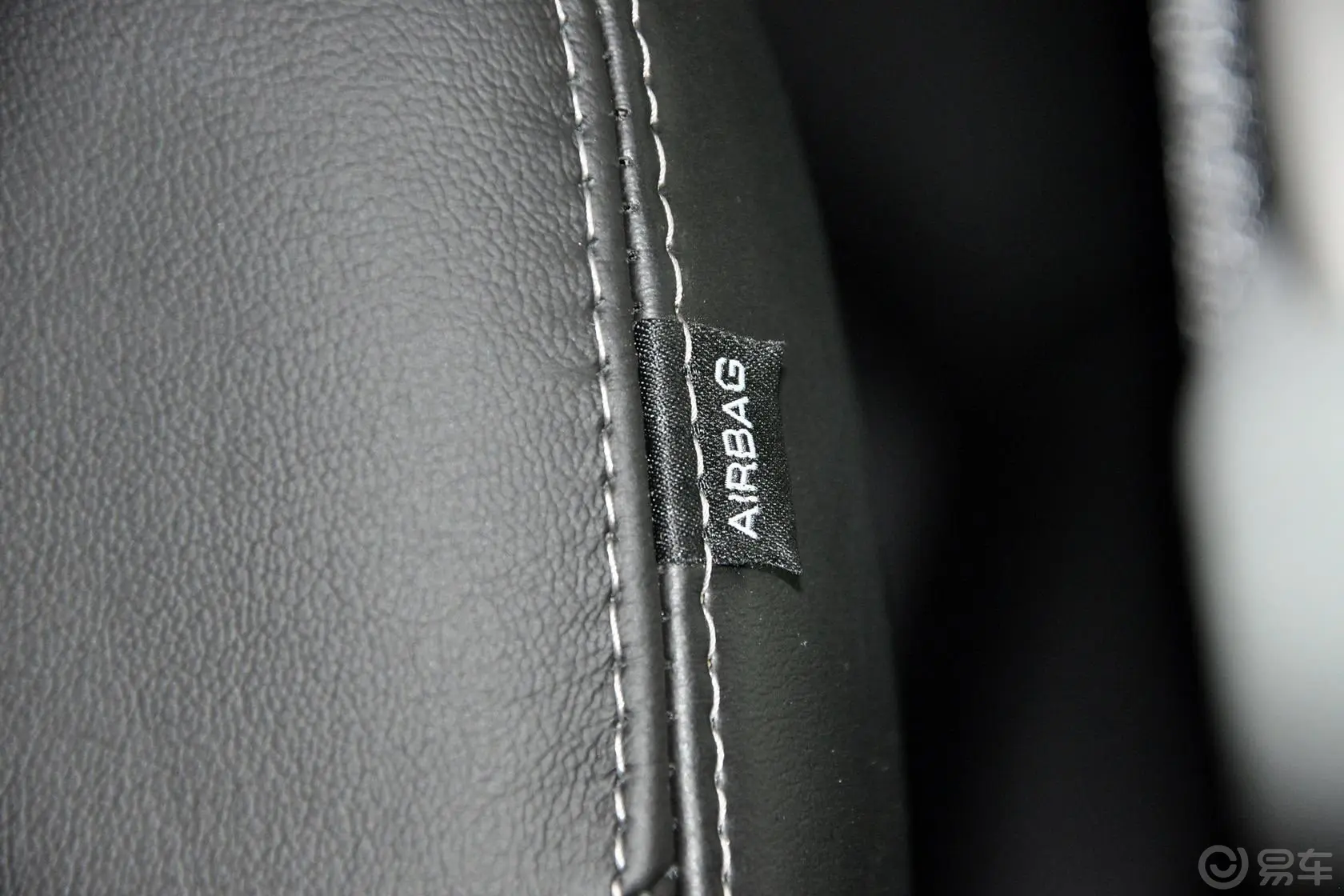凯迪拉克SRX3.0L 手自一体 领先版座椅特殊细节