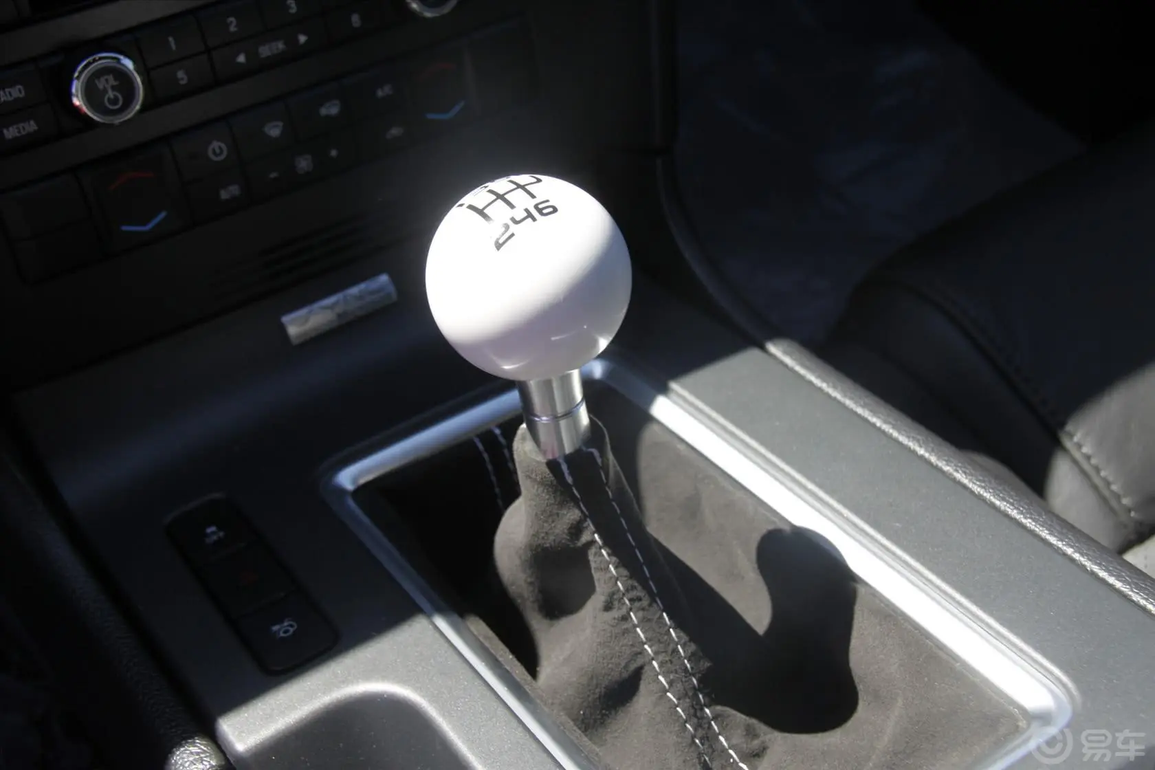 MustangShelby V8 5.4L 手动 豪华版 SVT改装换挡杆