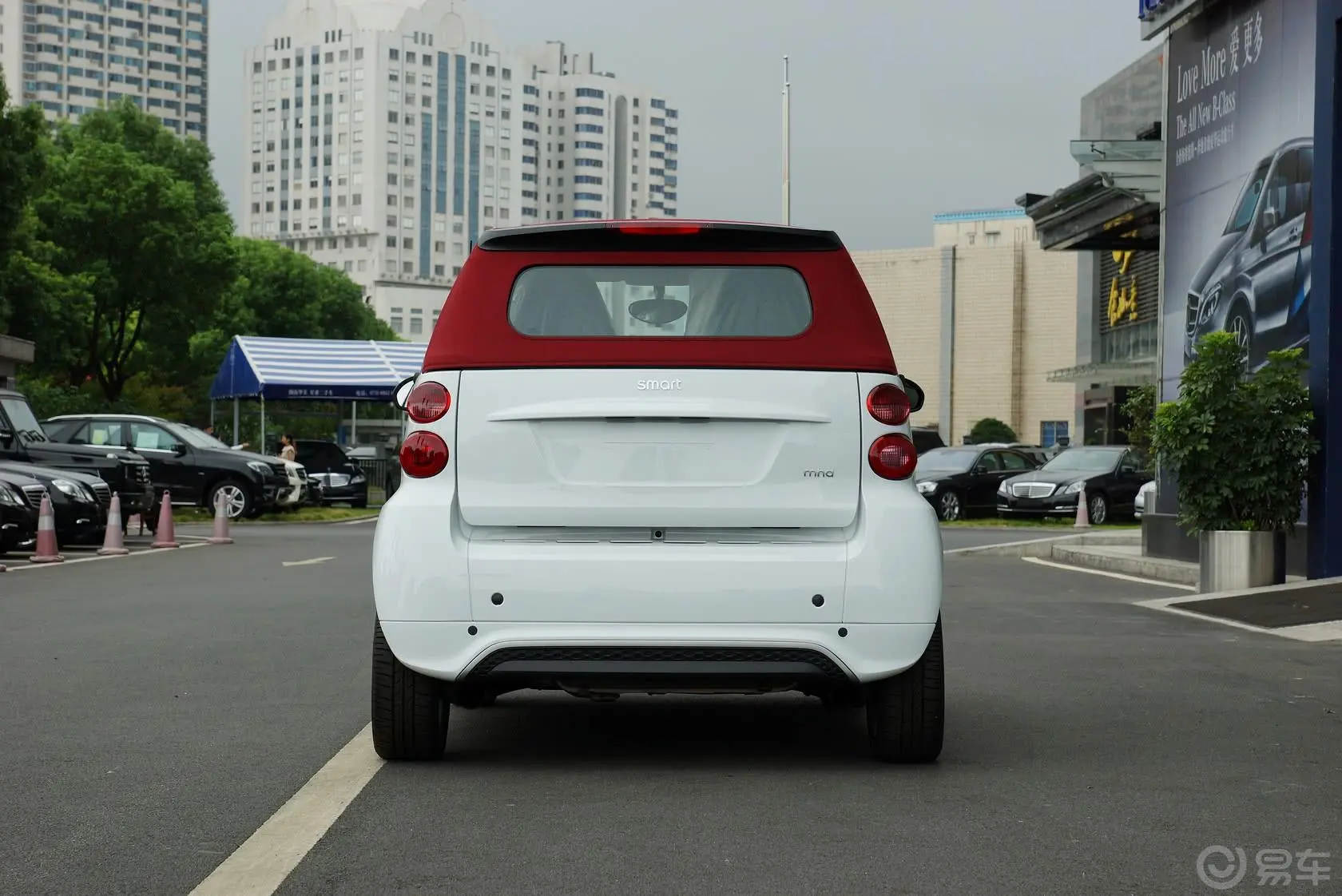 smart fortwo1.0L MHD 敞篷激情版正后水平