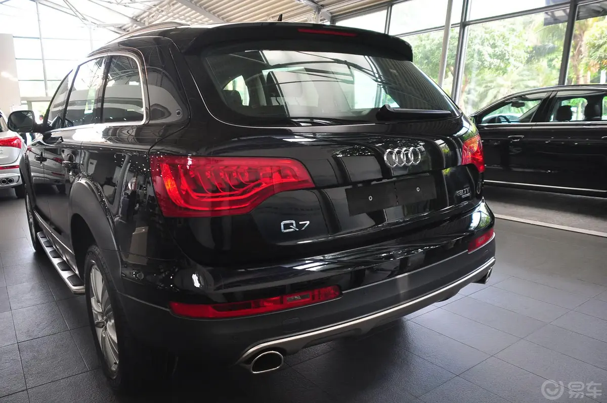 奥迪Q73.0 TFSI quattro(200kW)舒适型外观