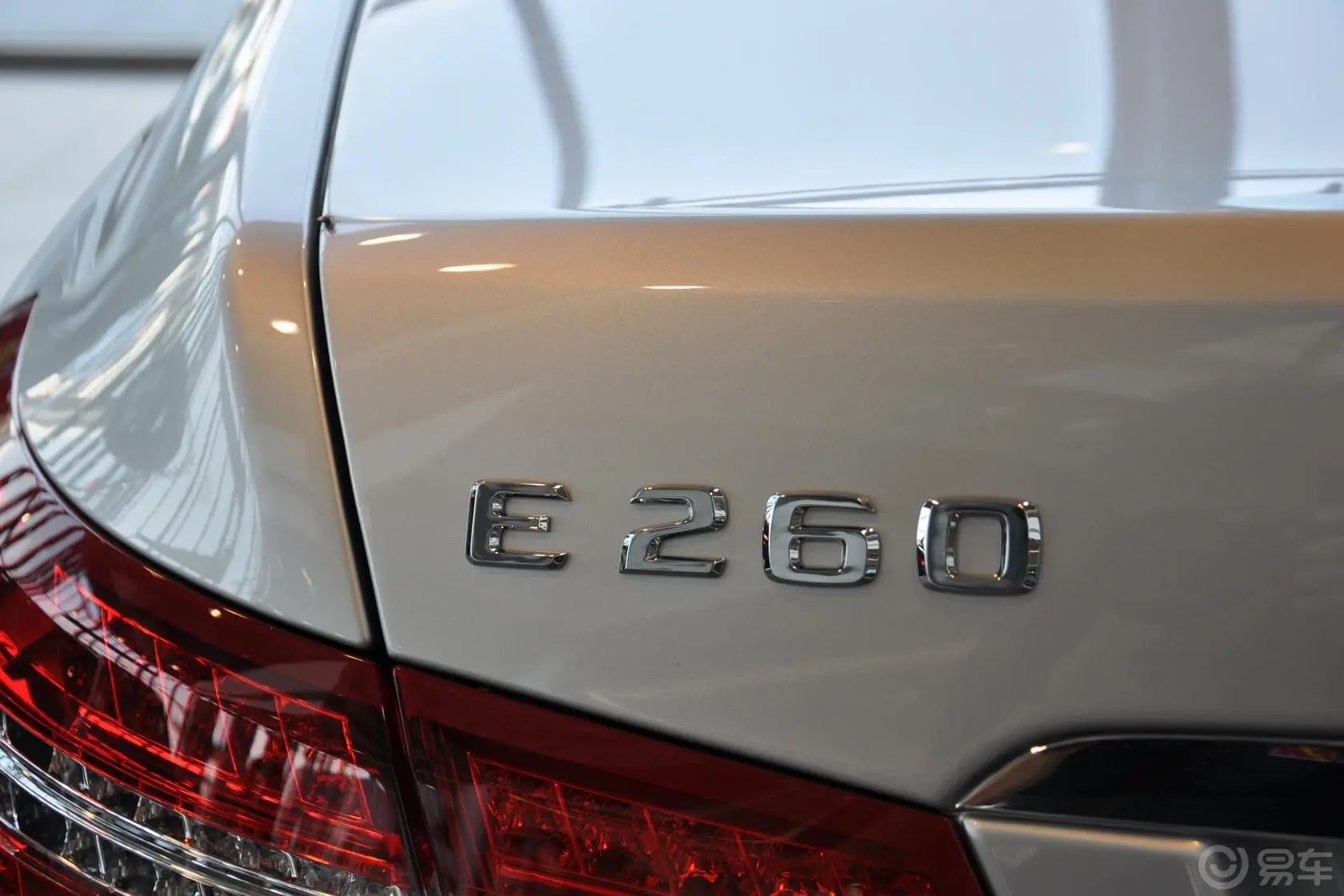 奔驰E级(进口)E 260 CGI 双门轿跑车尾标