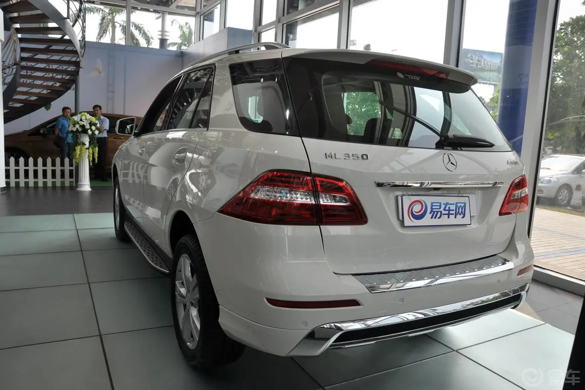 奔驰M级ML 350 豪华型外观