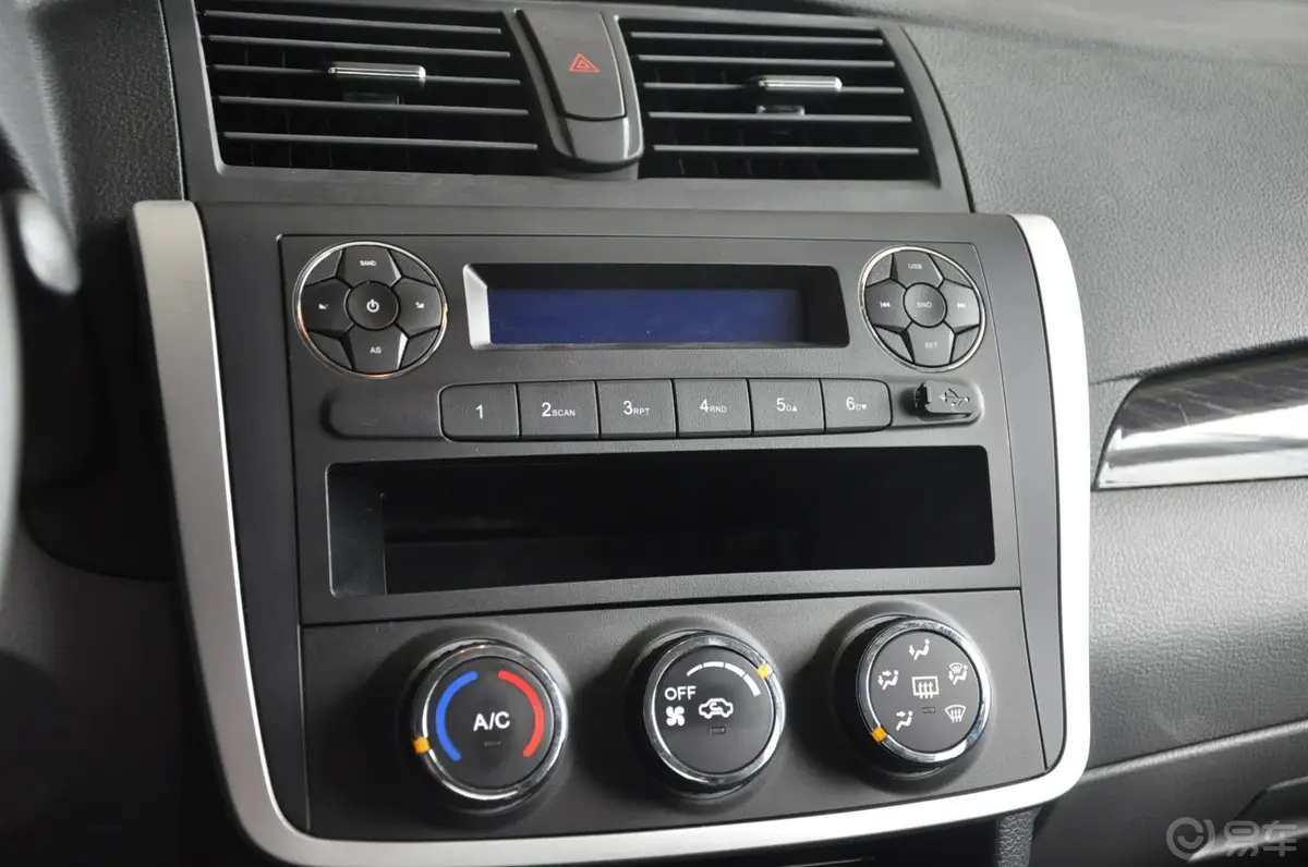 众泰Z3001.5L 手动 舒适型空调