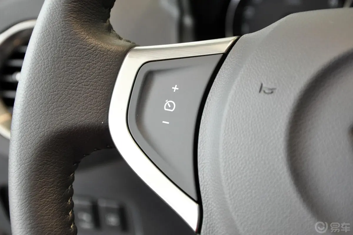 科雷傲(进口)2.5L 四驱 舒适导航版方向盘功能键（左）