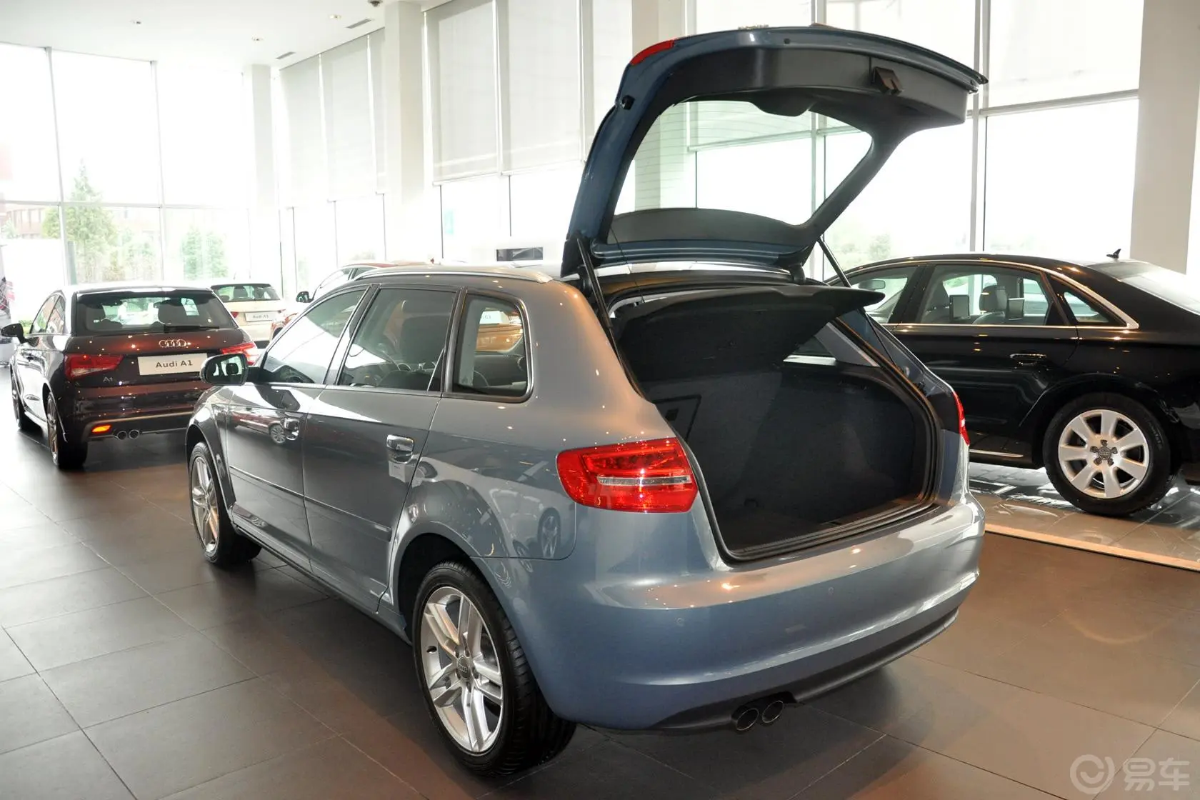 奥迪A3(进口)Sportback 1.8T 自动 豪华型行李厢开口范围
