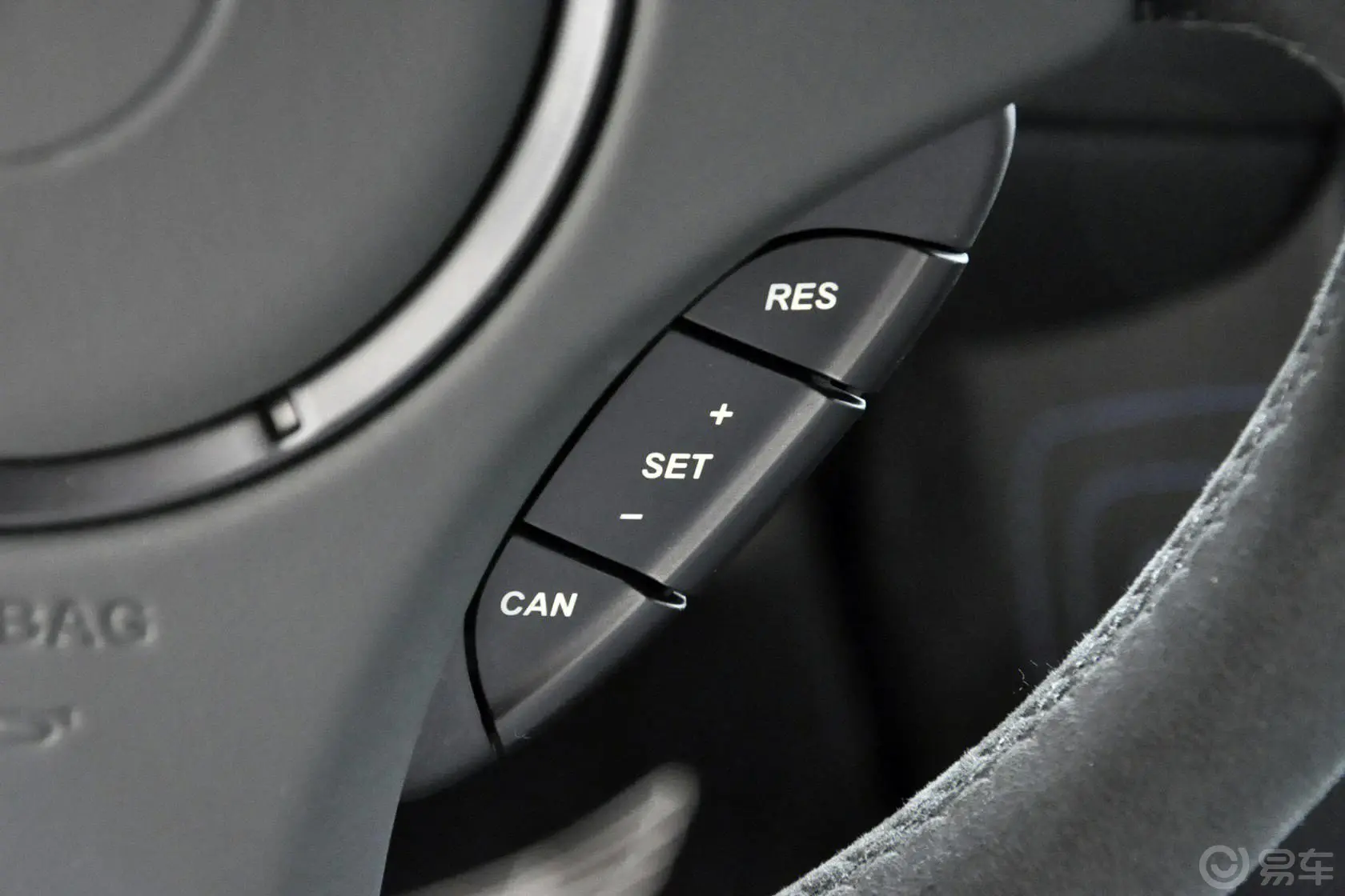 V8 VantageS 4.7L Coupe方向盘功能键（右）