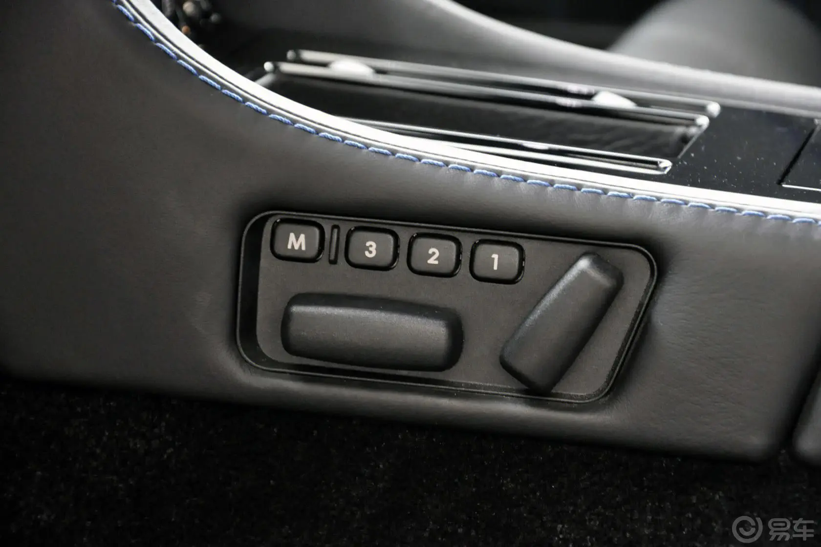 V8 VantageS 4.7L Coupe座椅调节键