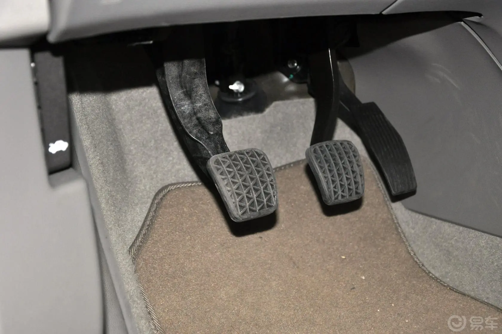 英朗XT 1.6L 手动 舒适版脚踏板