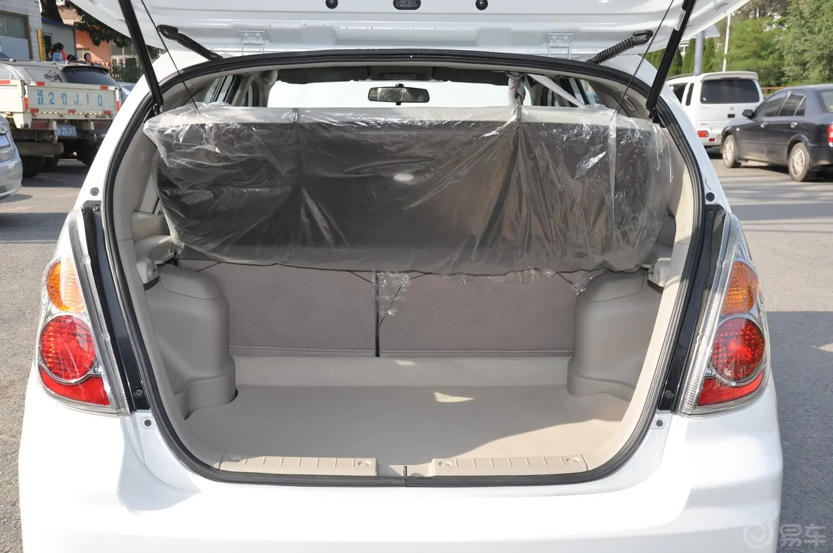 利亚纳两厢 1.4L VVT 手动 豪华II型行李箱空间