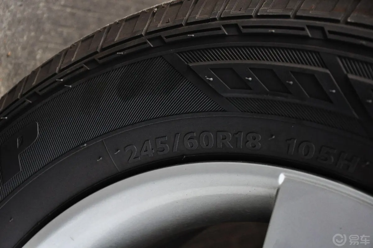 维拉克斯3.8L 舒适版轮胎规格