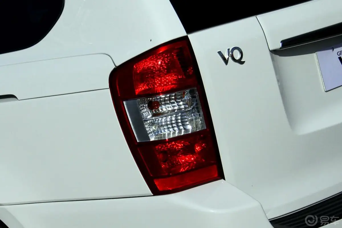 起亚VQVQ-R 2.2T 自动 柴油 豪华版尾灯侧45度俯拍