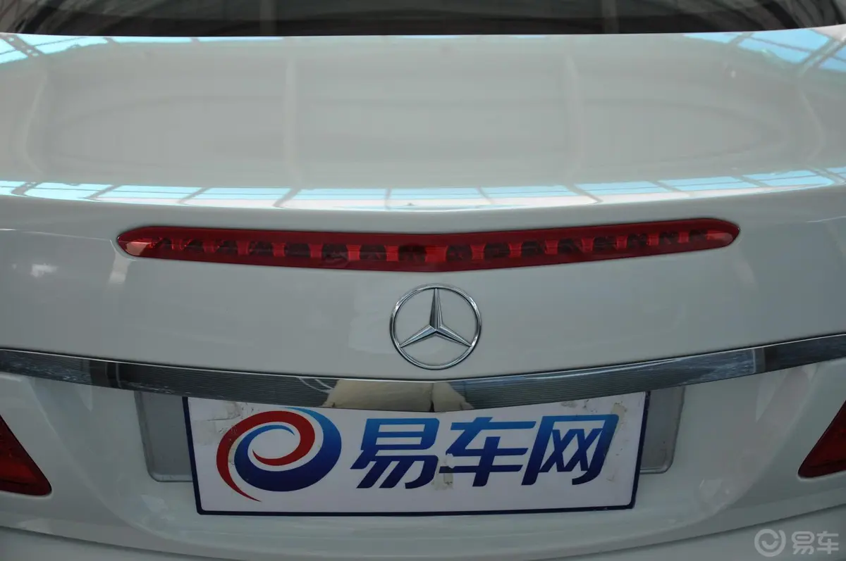 奔驰E级(进口)E 260 CGI 双门轿跑车外观