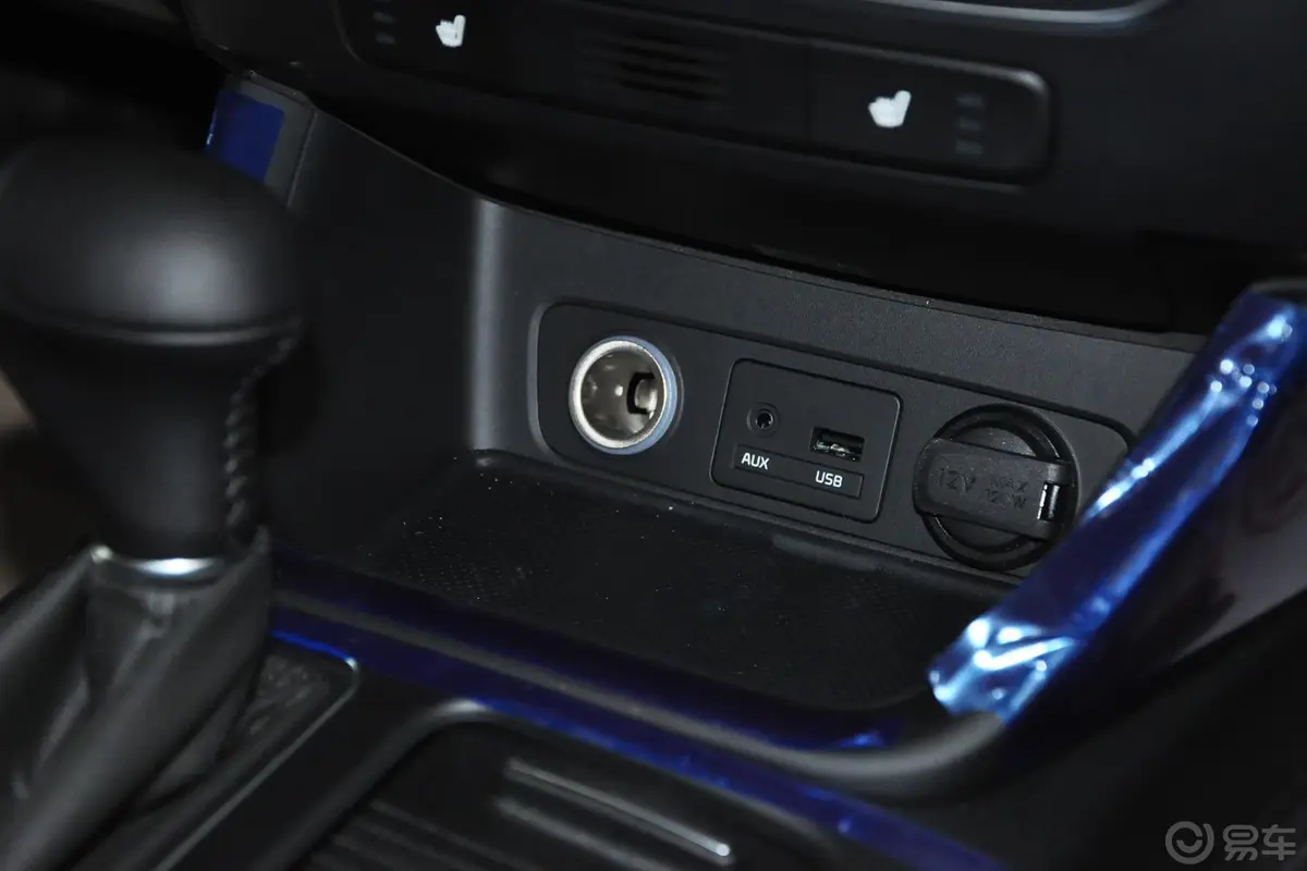 索兰托2.4L 汽油 豪华版 五座USB接口