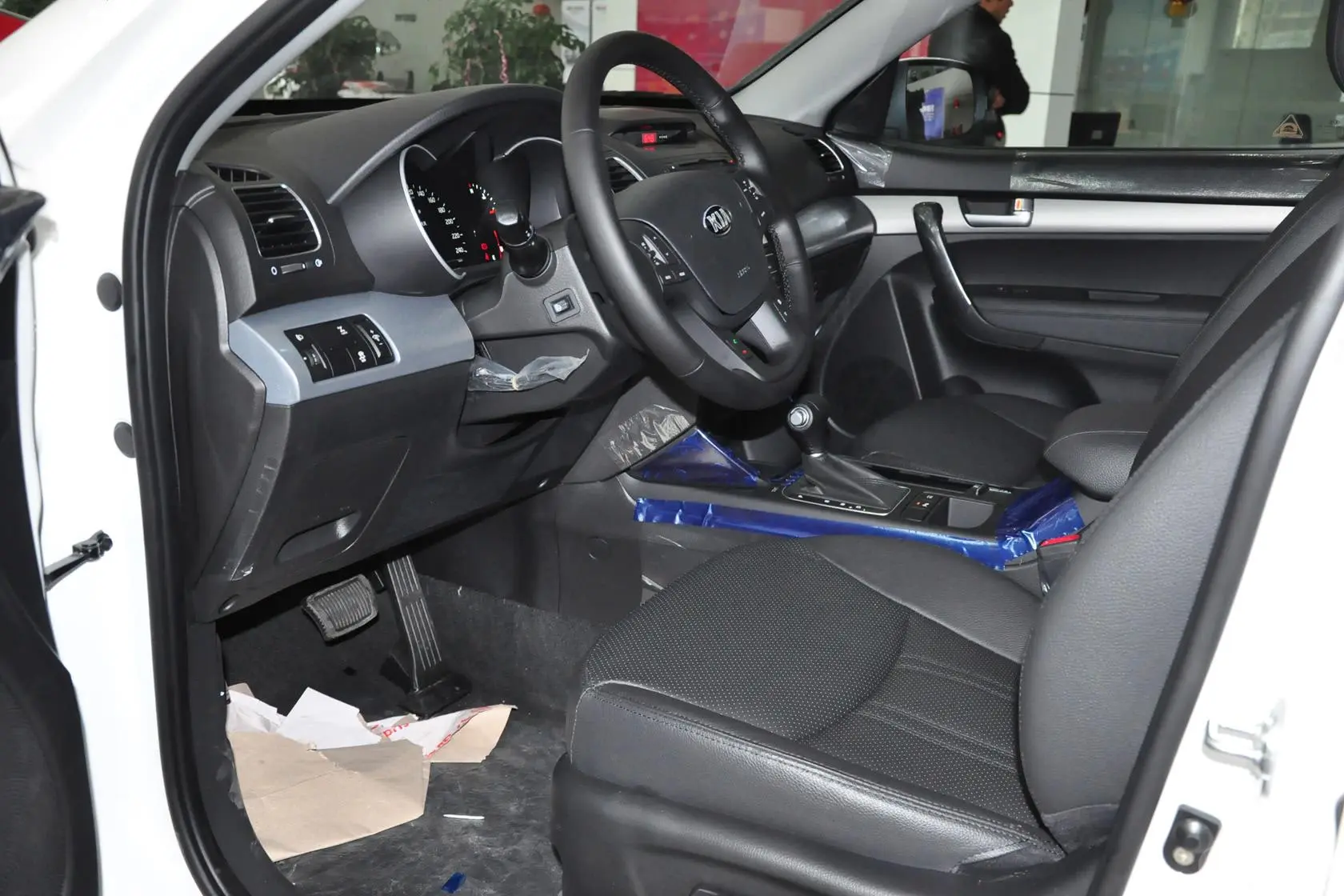 索兰托2.4L 汽油 豪华版 五座驾驶位区域
