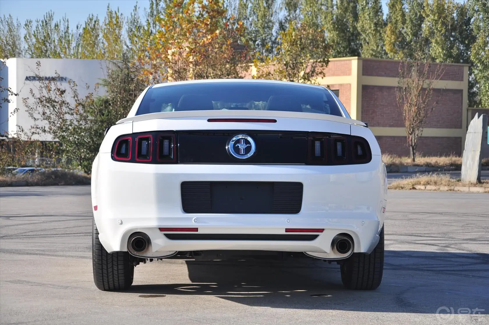 MustangV6 3.7L 自动  豪华版 标配外观