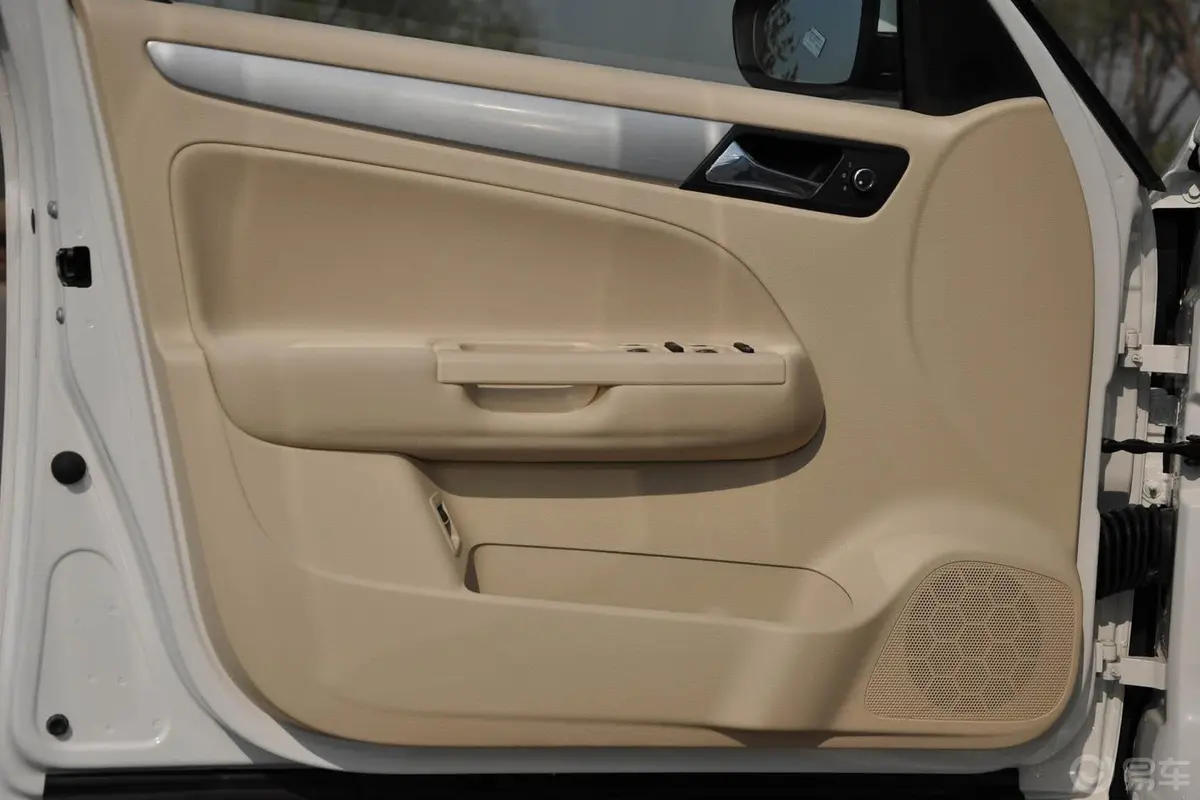 宝来1.6L 手动 舒适超值版驾驶员侧车门内门板
