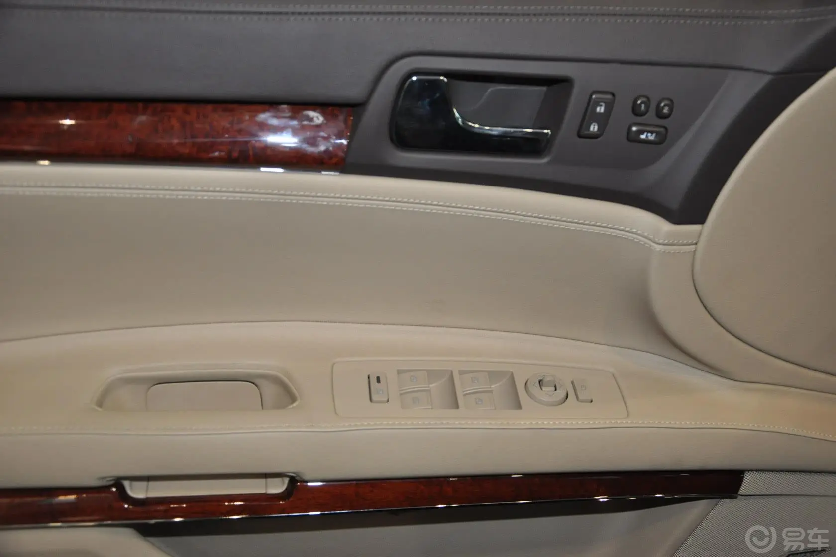 SLS赛威2.0T 豪华型车窗升降键
