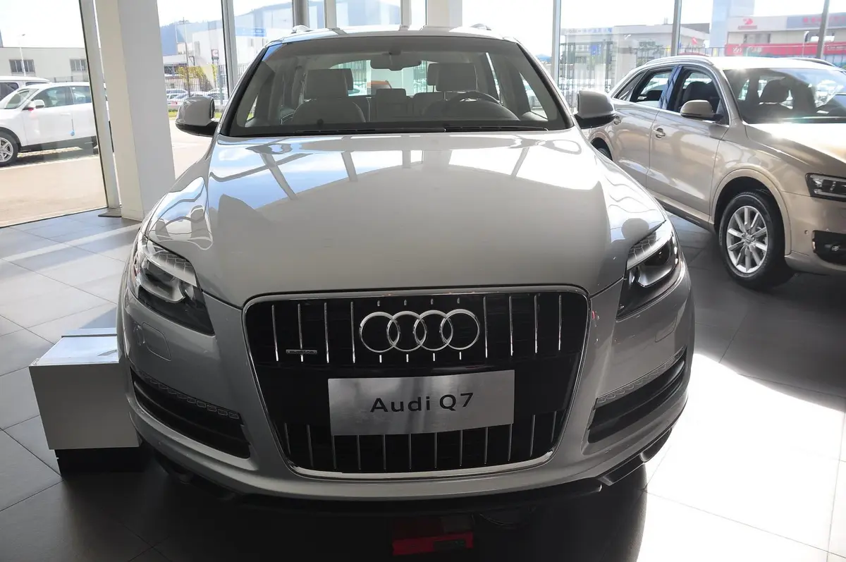 奥迪Q735 TFSI 技术型外观