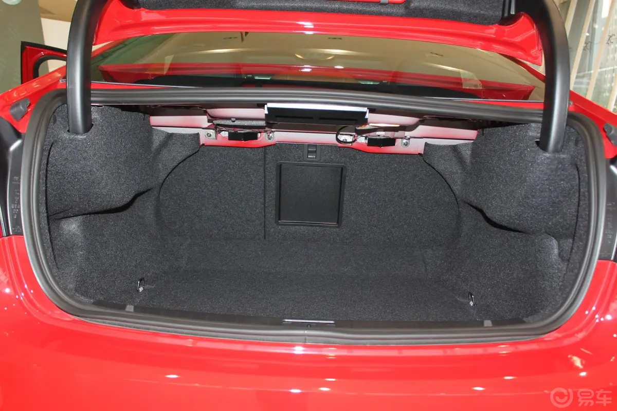 沃尔沃S60(进口)2.0T 手自一体 T5 智尊版行李箱空间