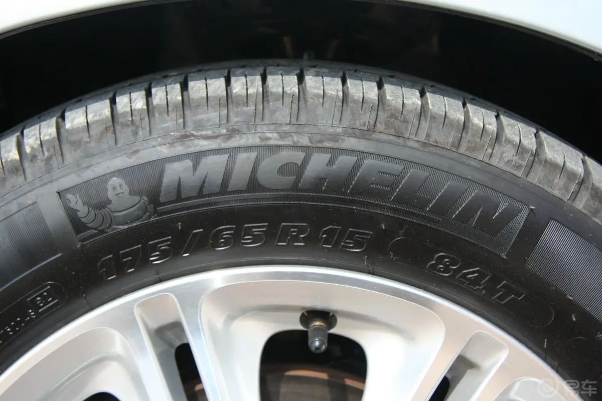 INSIGHT1.3L 自动 基本型轮胎规格