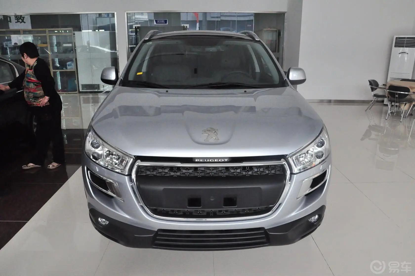 标致4008(进口)2.0L CVT 两驱 豪华型外观