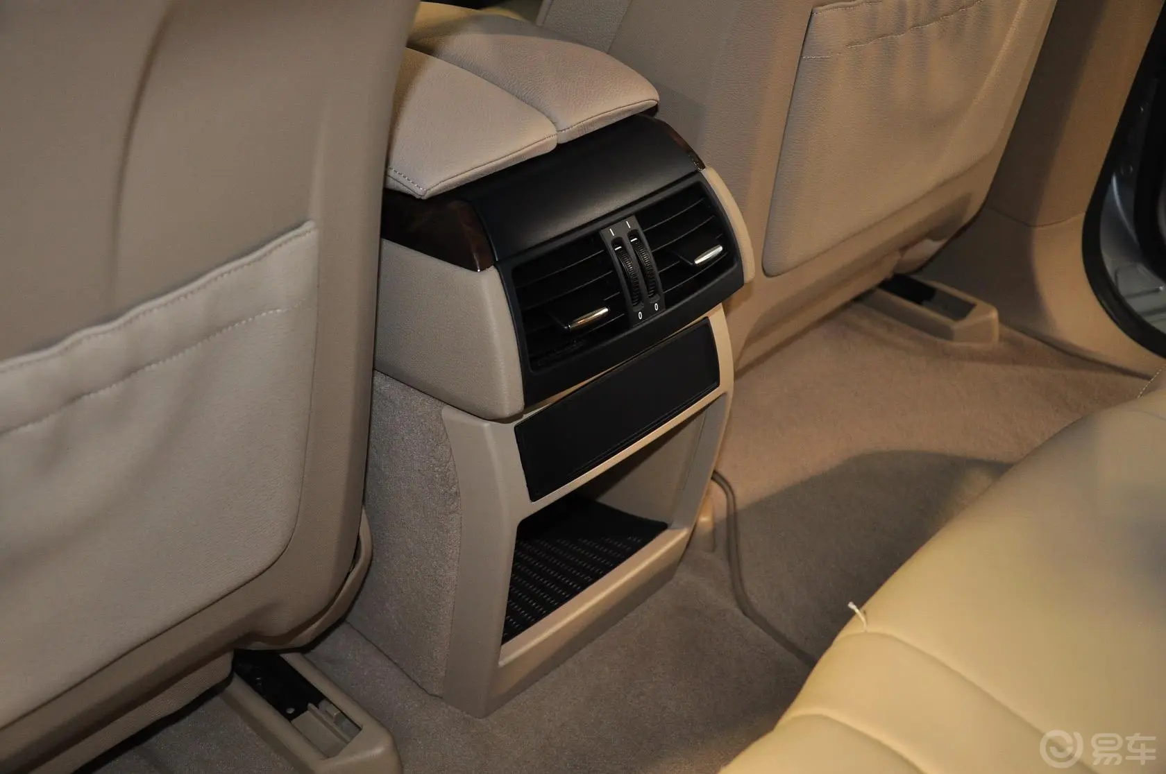宝马X5(进口)xDrive35i 豪华型 5座空间