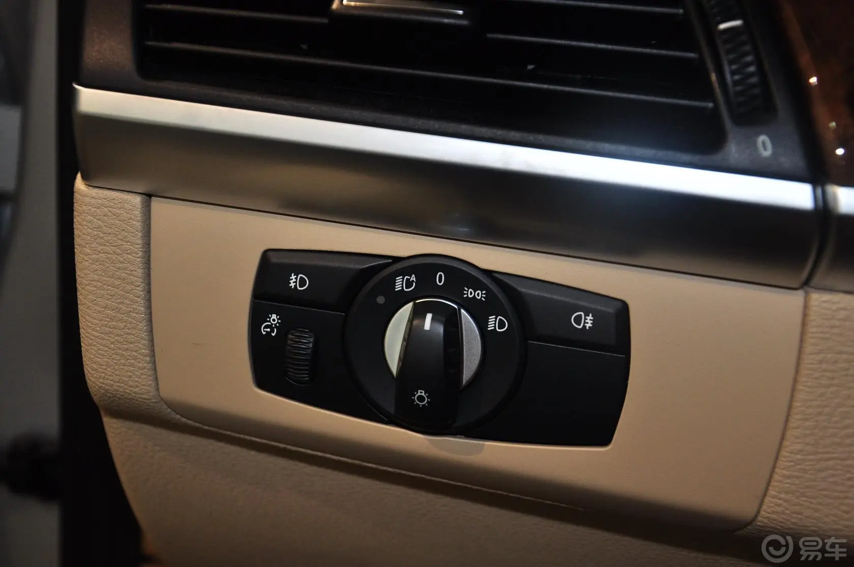 宝马X5(进口)xDrive35i 豪华型 5座大灯开关