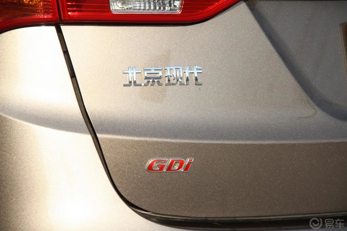 胜达2.4L GLS 四驱 自动 智能型外观