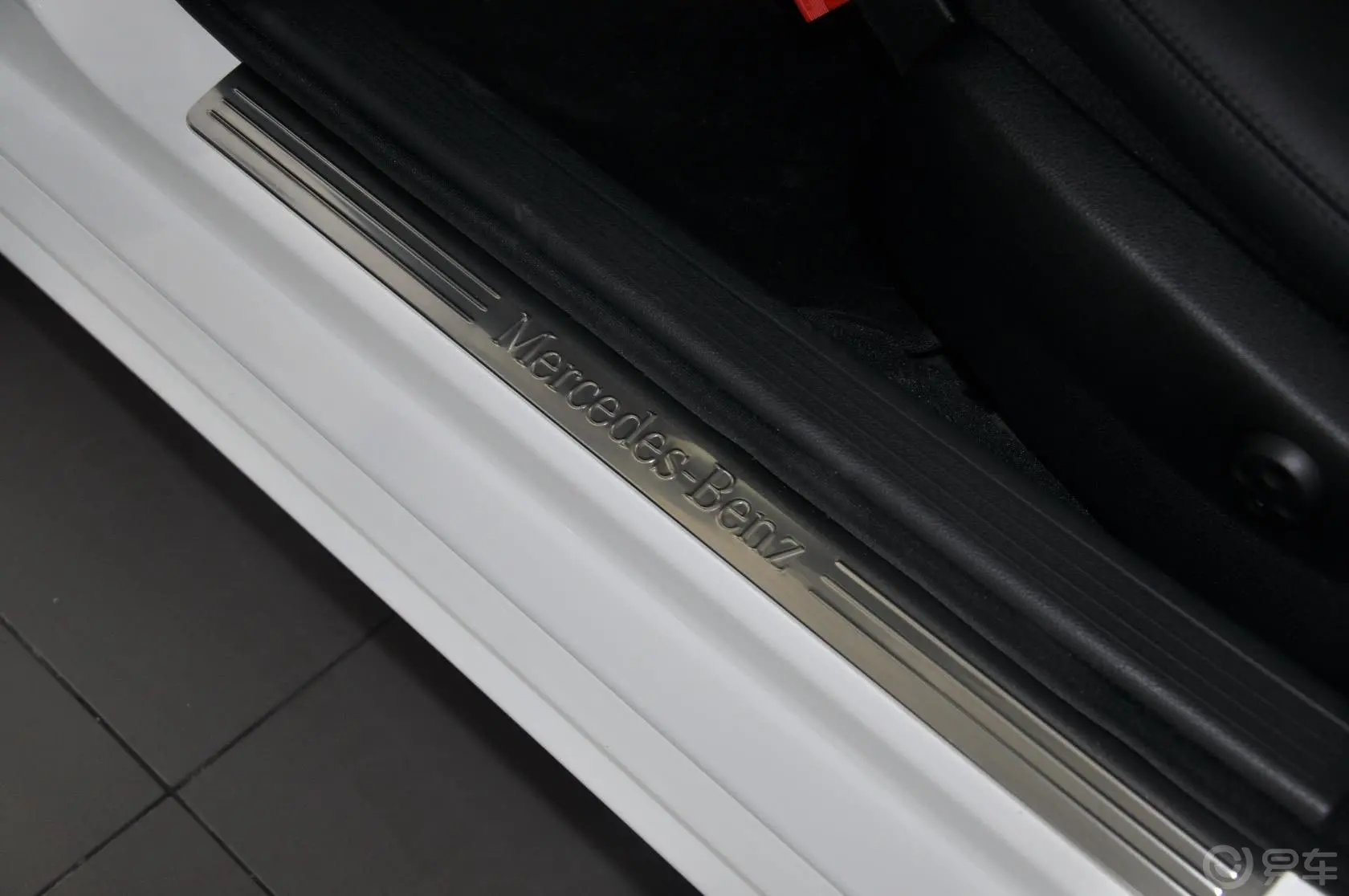 奔驰C级(进口)旅行轿车 C 200时尚型车门迎宾装饰板