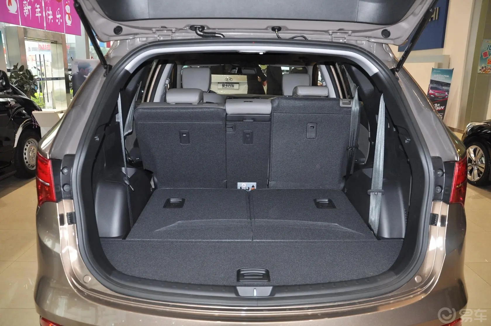胜达(进口)3.0L 自动 四驱 舒适版行李箱空间