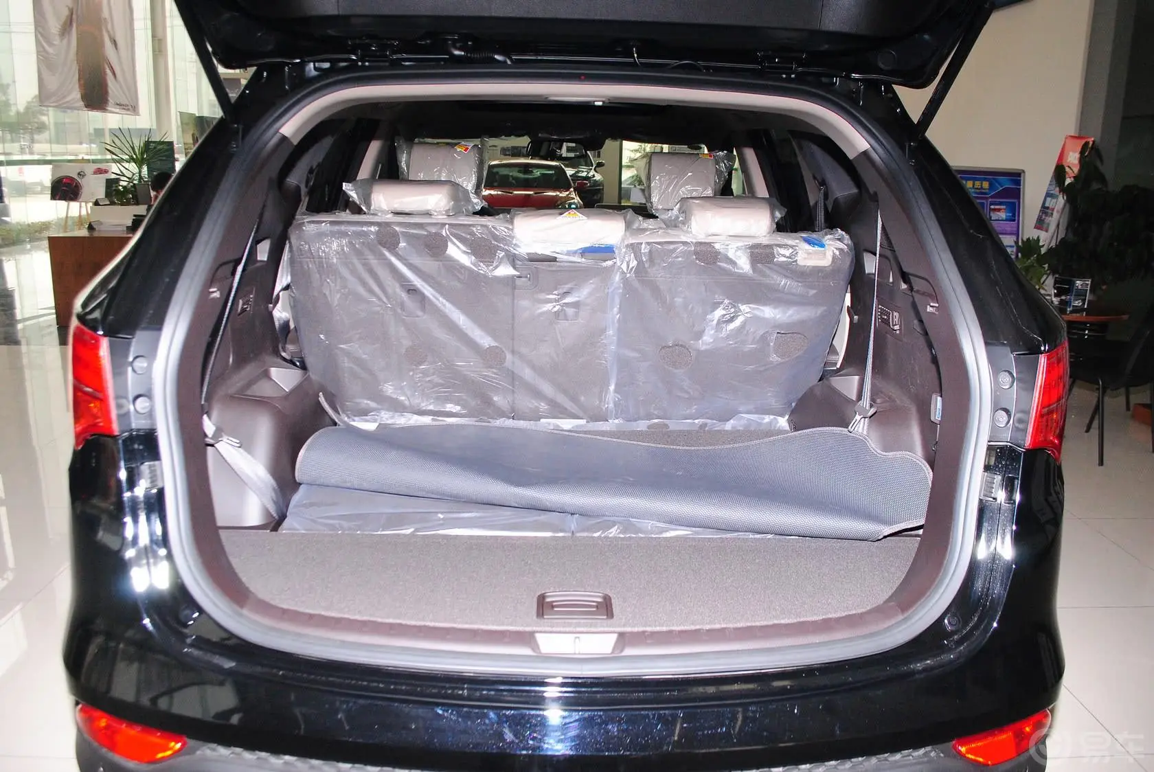 胜达(进口)3.0L 自动 四驱 旗舰版行李箱空间