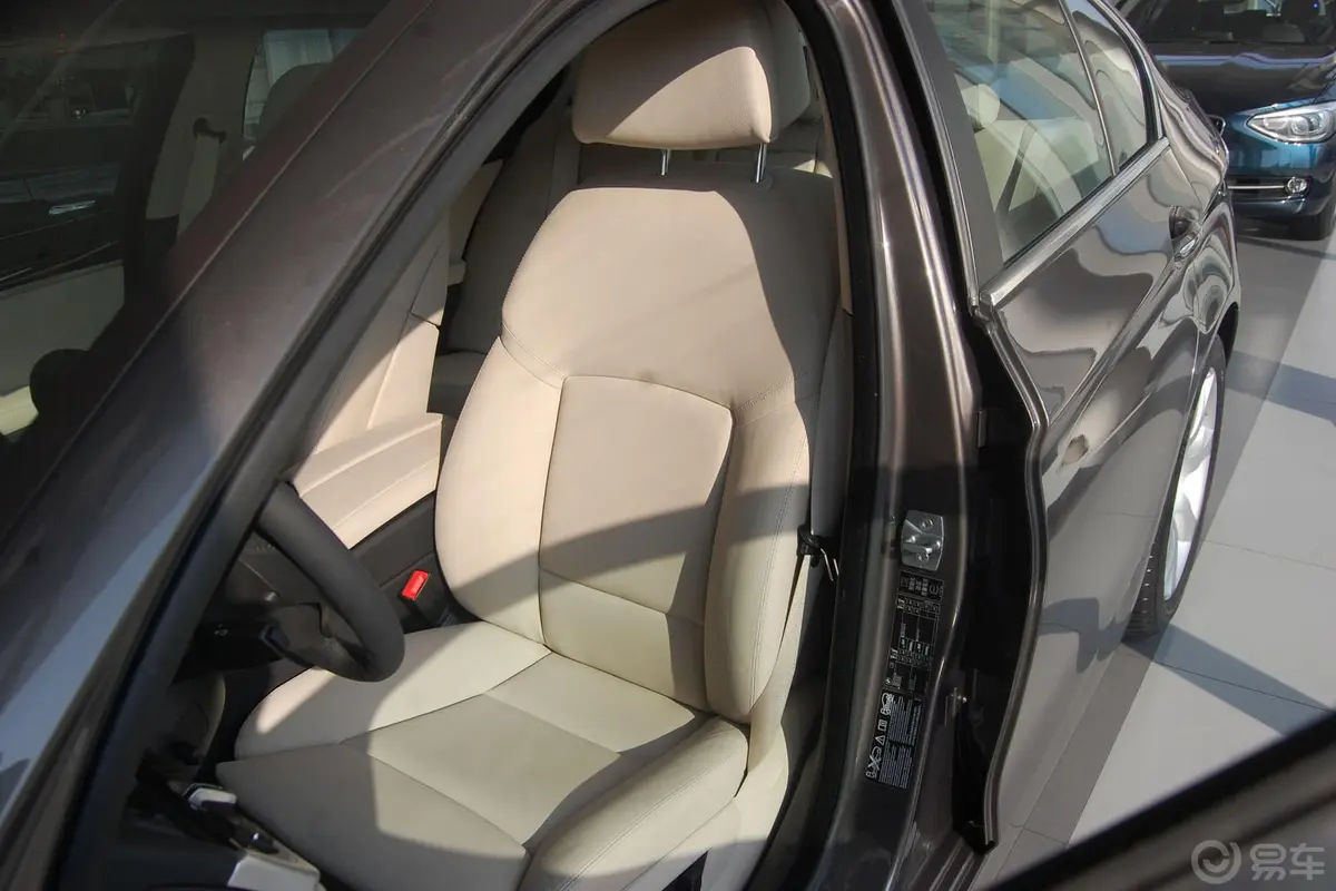宝马5系(进口)528i xDrive豪华型驾驶员座椅