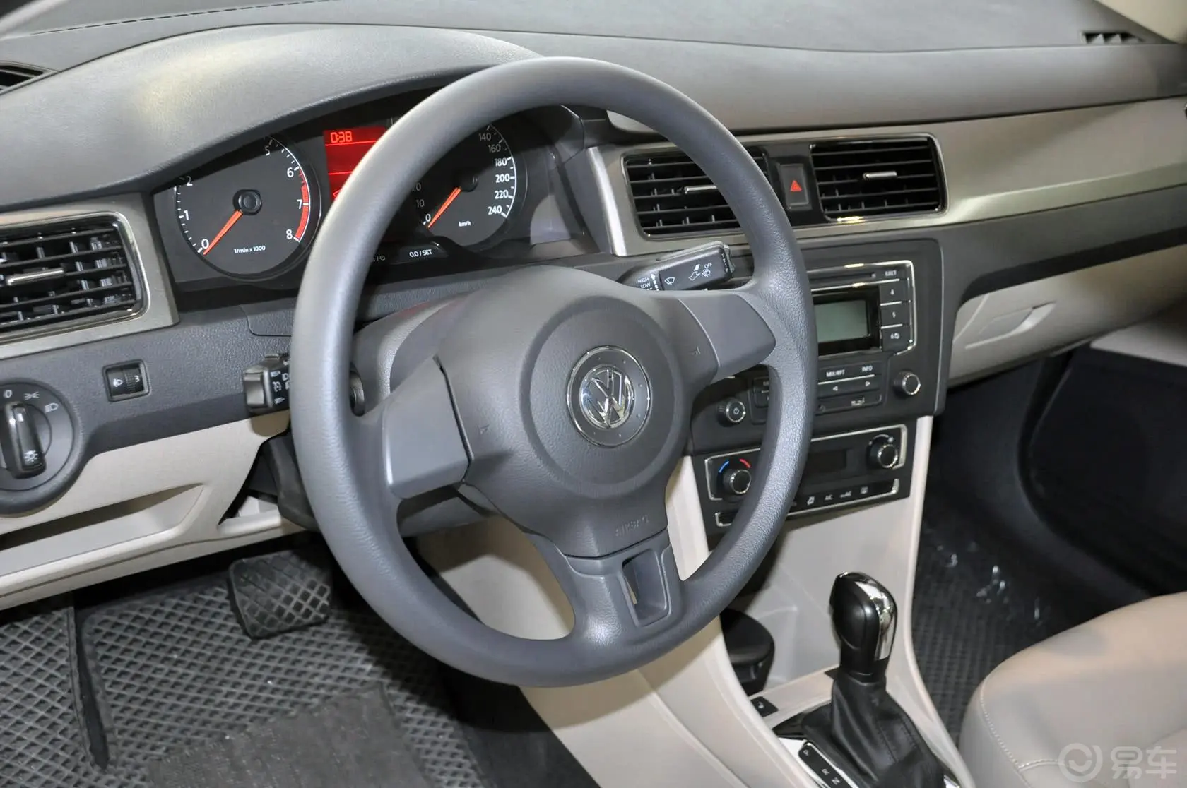 桑塔纳1.6L 自动 舒适版驾驶位区域