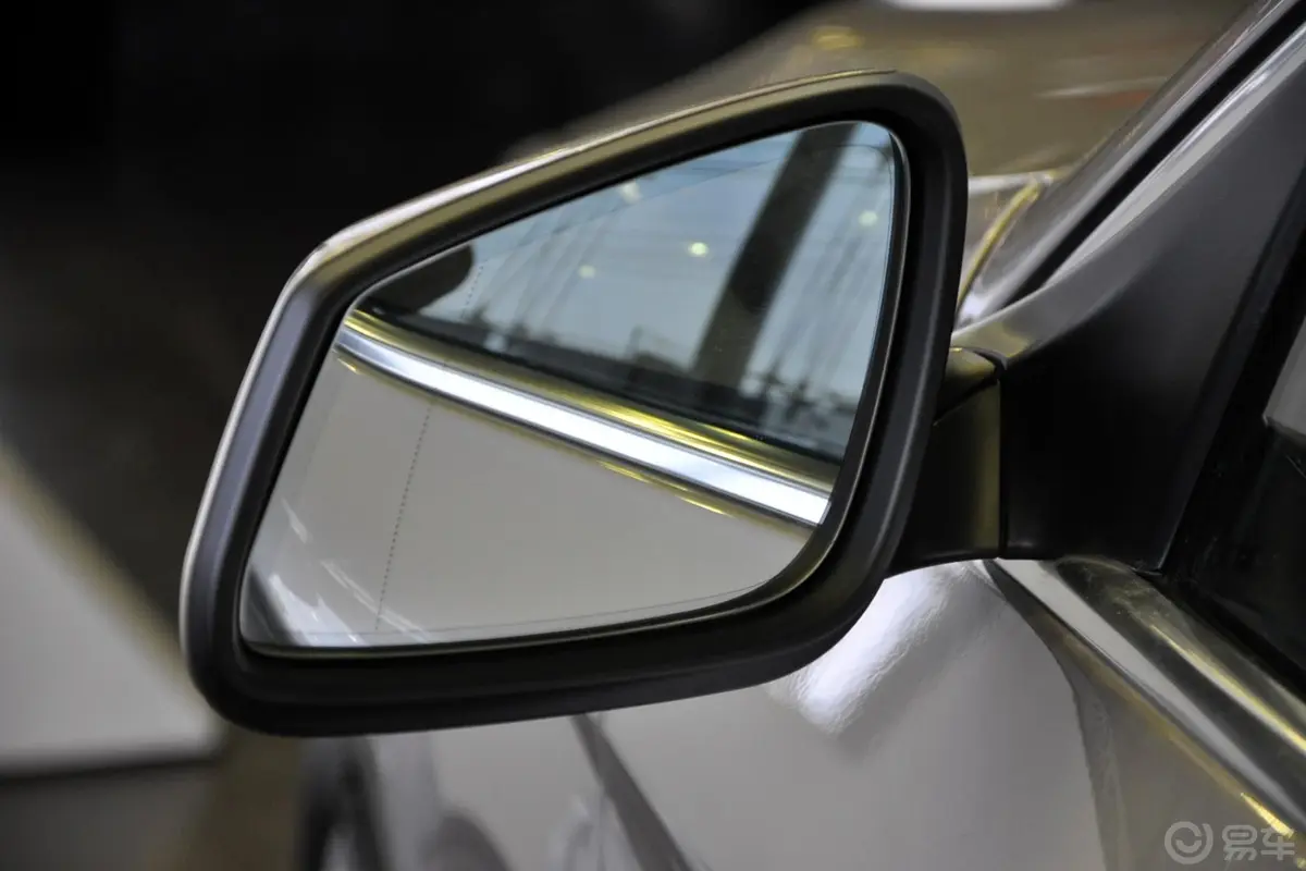 宝马5系(进口)535i xDrive 豪华型后视镜镜面（后）