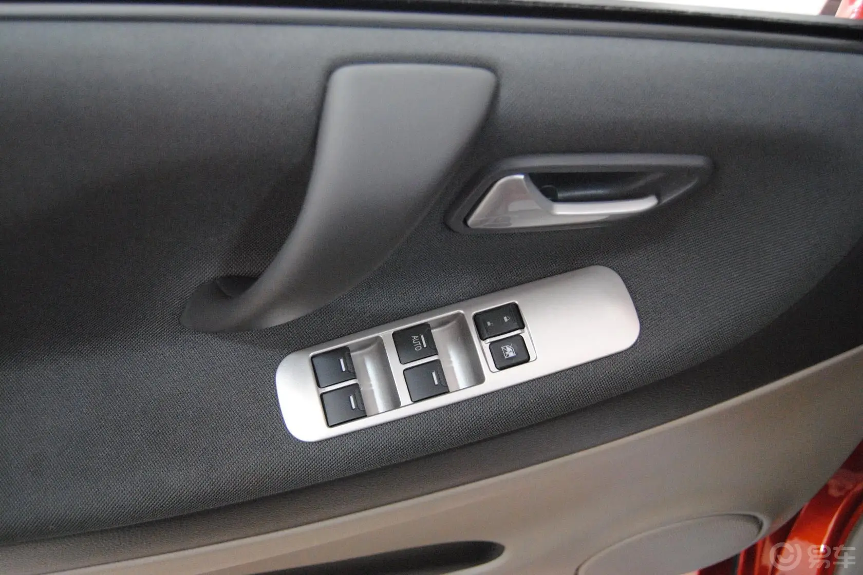 利亚纳两厢 1.4L VVT 手动 舒适II型车窗升降键