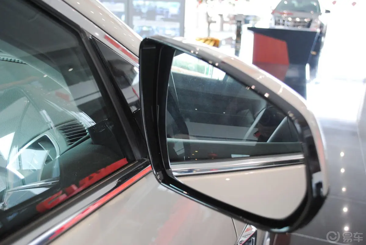 凯迪拉克SRX3.6L 手自一体 旗舰型后视镜镜面（后）