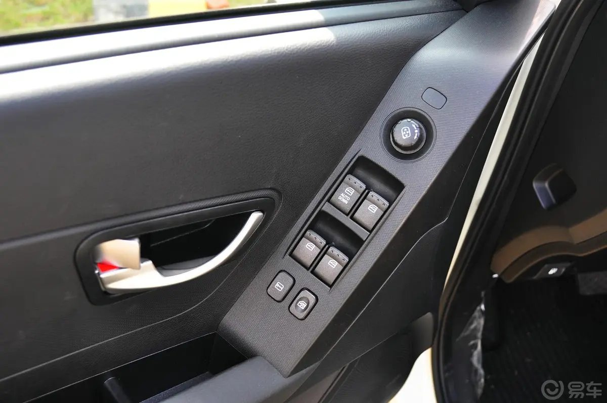 柯兰多2.0T 自动 两驱 精英导航版 柴油车窗升降键