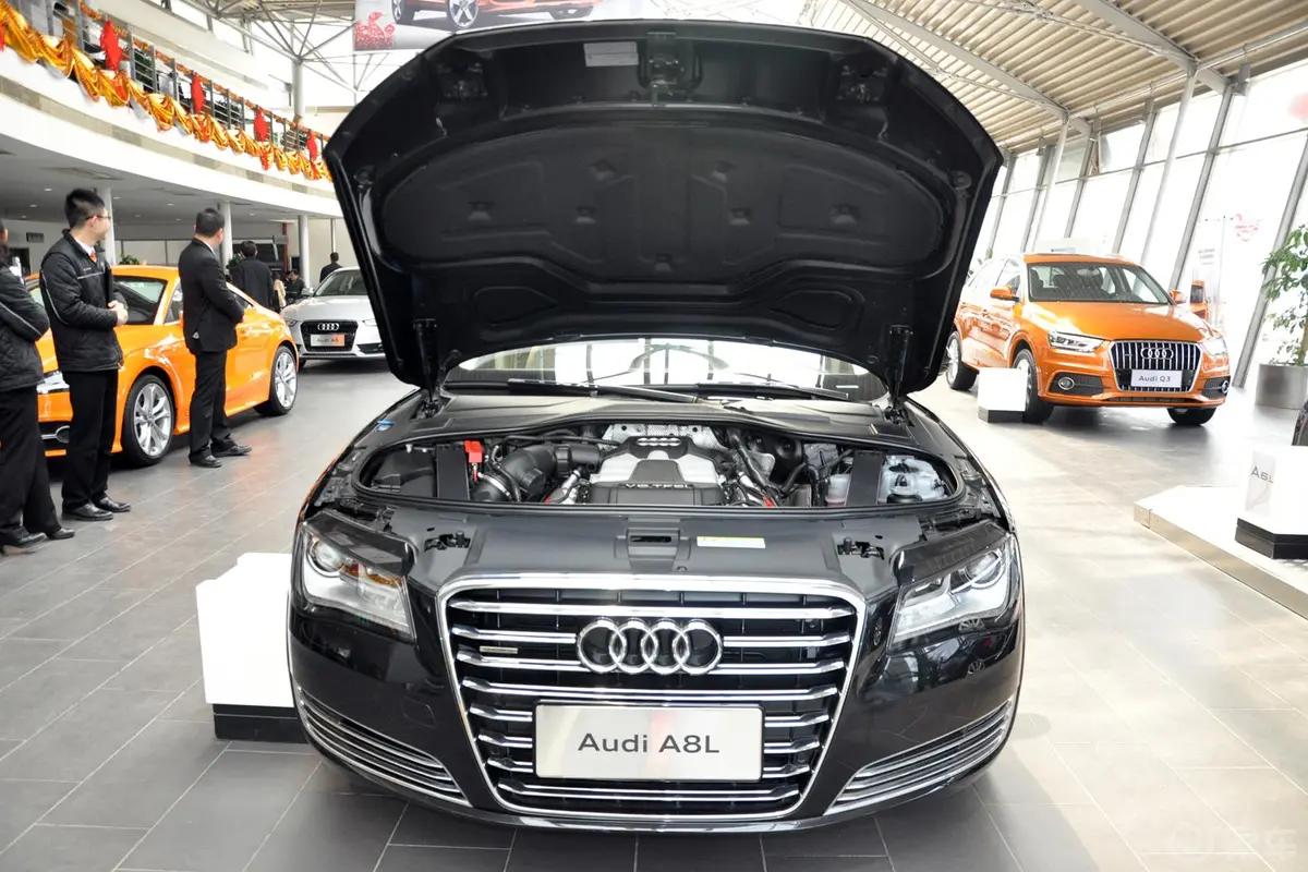 奥迪A8A8L 45 TFSI quattro豪华型发动机盖开启