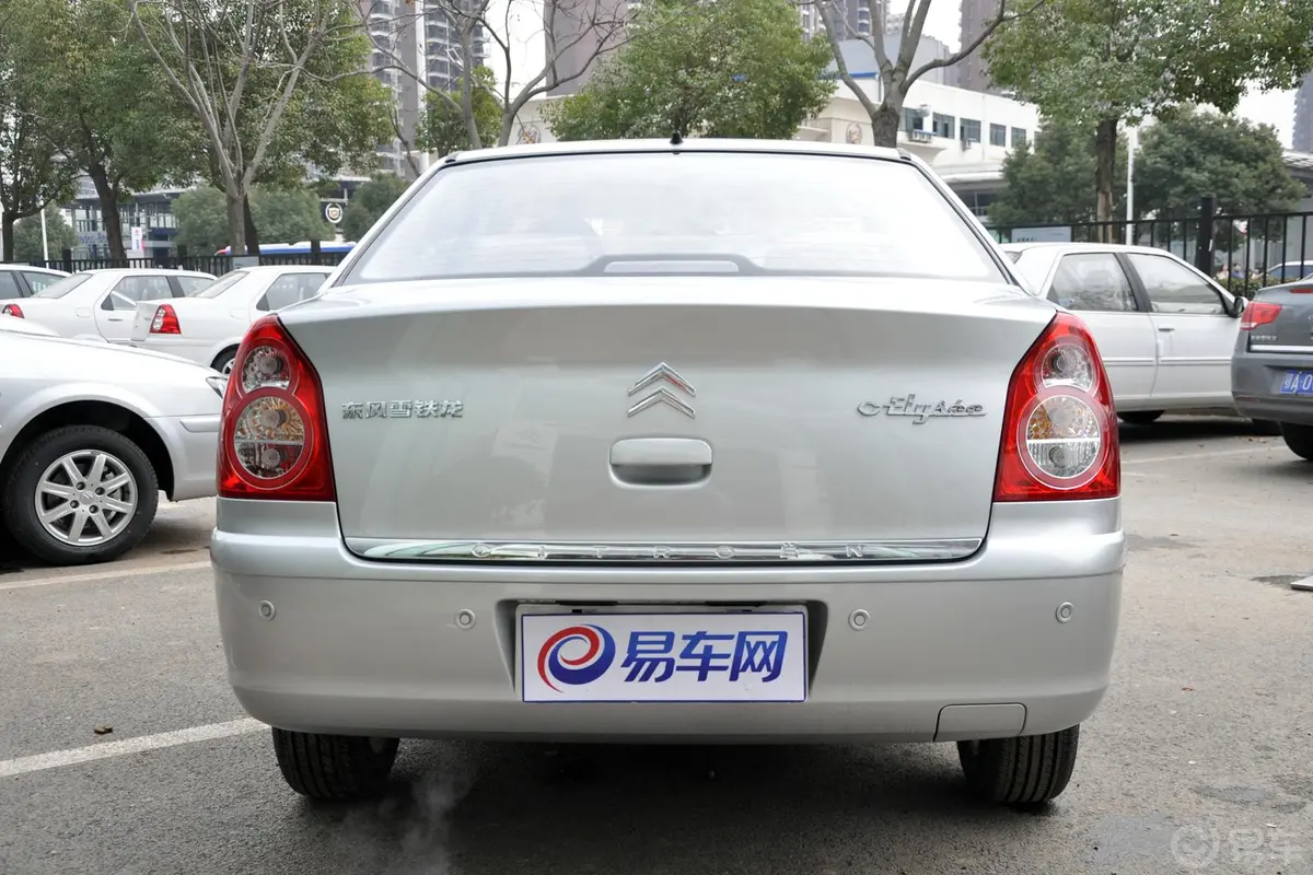 爱丽舍经典 三厢 1.6L 手动 科技型正后水平